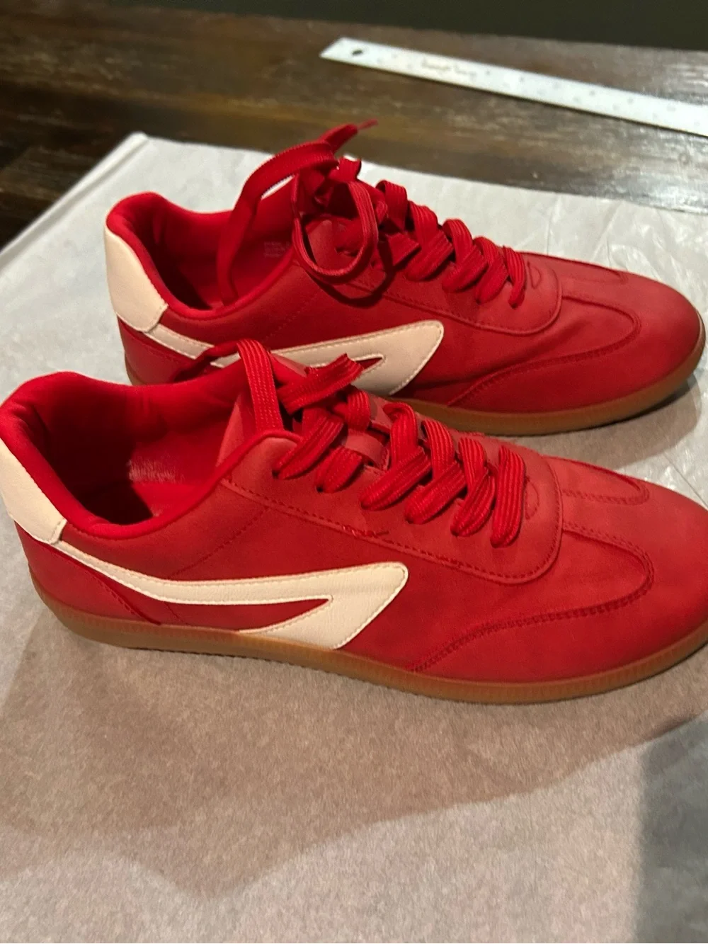 GENUINE DV BY DOLCE VITA FASHION SNEAKERS